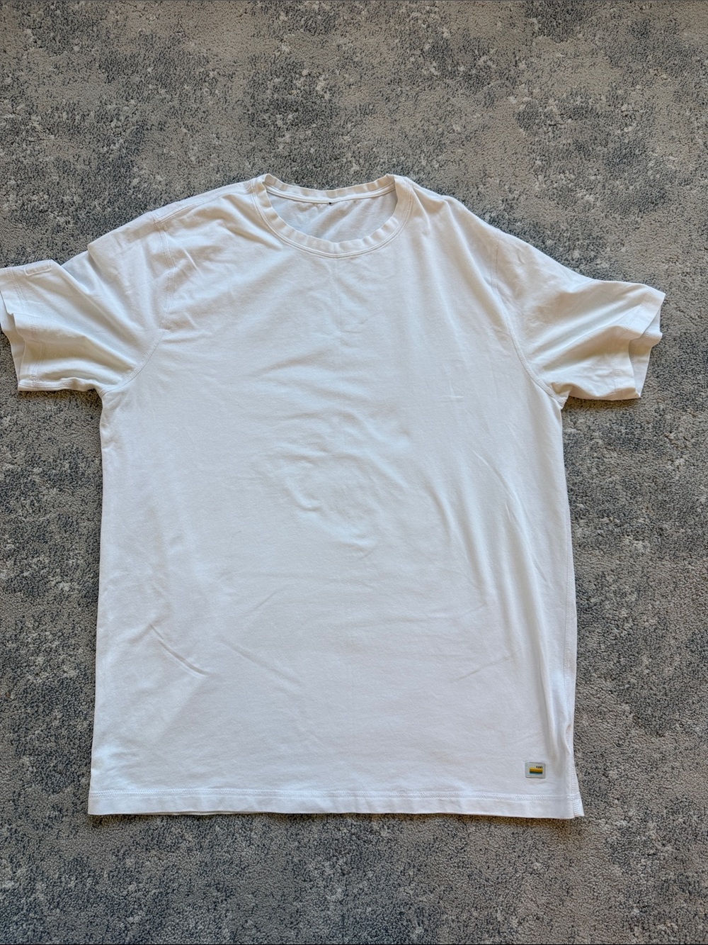 Men's Vuori White Crew Neck T‑Shirt, Size XL